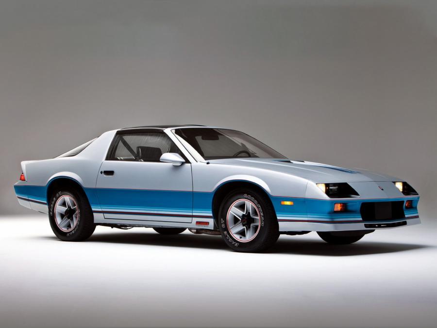  Chevrolet Camaro Z28 T-Top 1982 года  (фото 1 из 12)